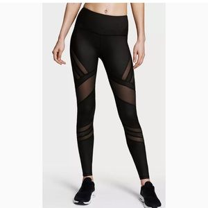 VS Knockout workout leggings